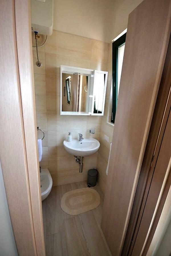 Le Stanze Di Casa Polinisso Guest House Каровиньо Екстериор снимка